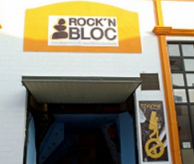 fachada de un rock and bloc